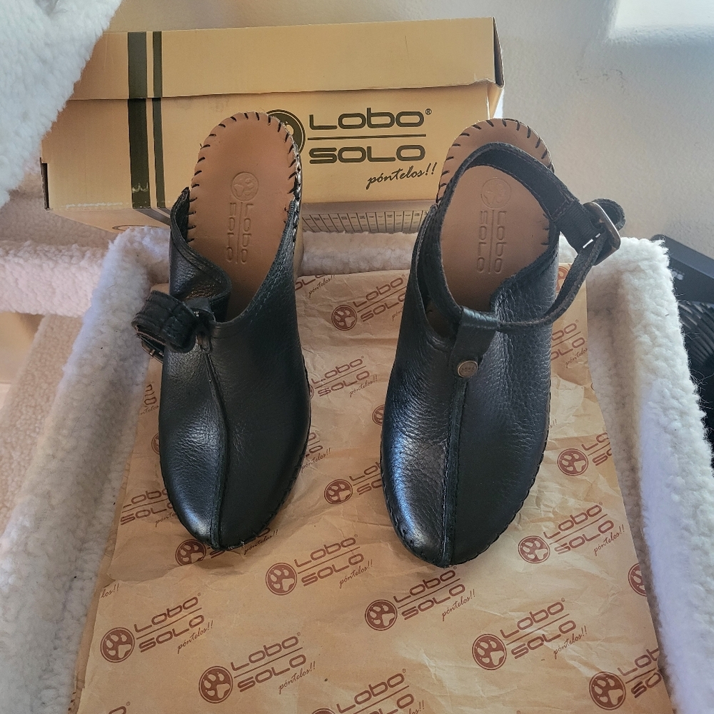 Lobo Solo Black Leather Heeled Sandals